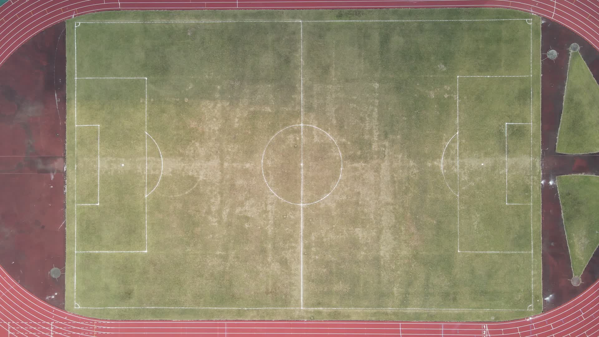 俯拍广西桂林体育馆视频的预览图