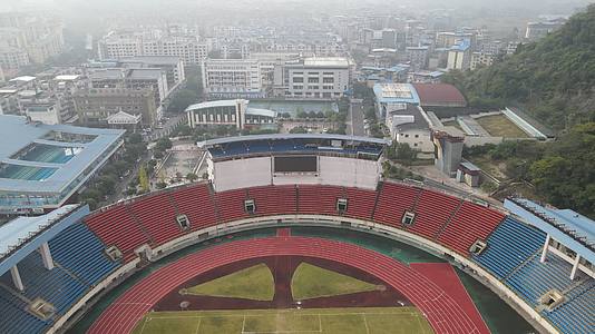 航拍广西桂林体育馆视频的预览图