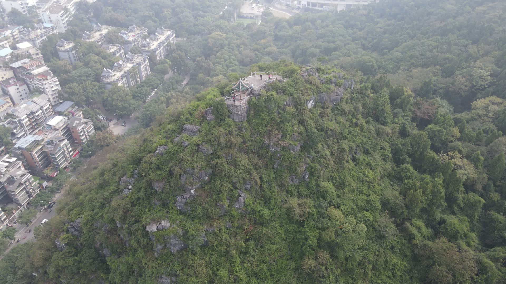 航拍广西桂林旅游城市视频的预览图