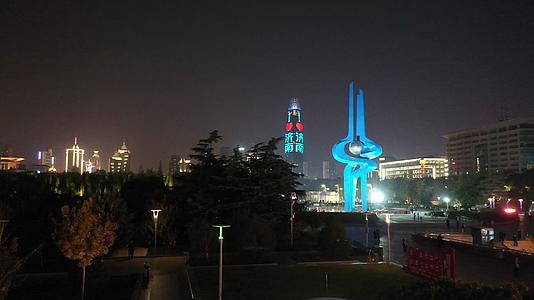 4k航拍济南泉城广场视频的预览图
