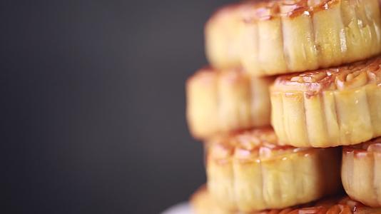 中秋月饼甜点视频的预览图