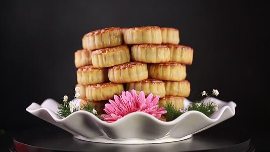 中秋月饼甜点视频的预览图