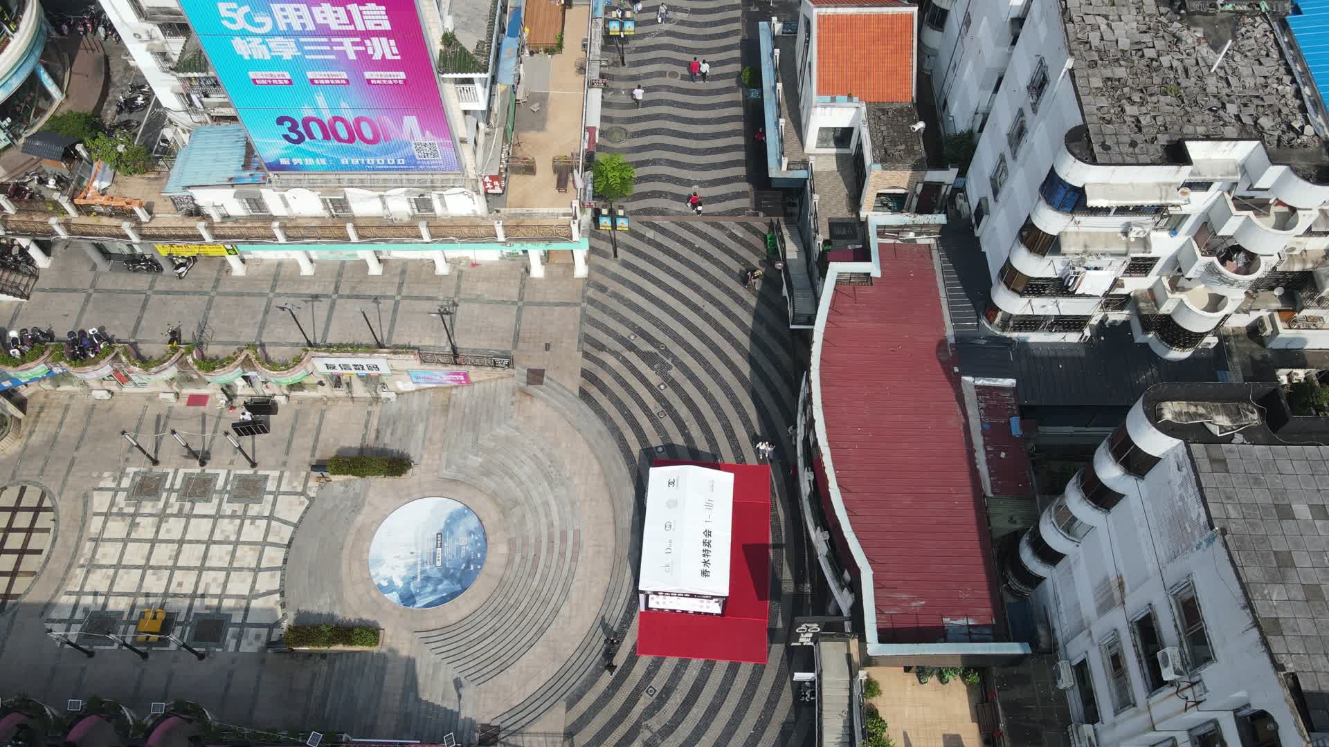 航拍广西桂林步行街视频的预览图