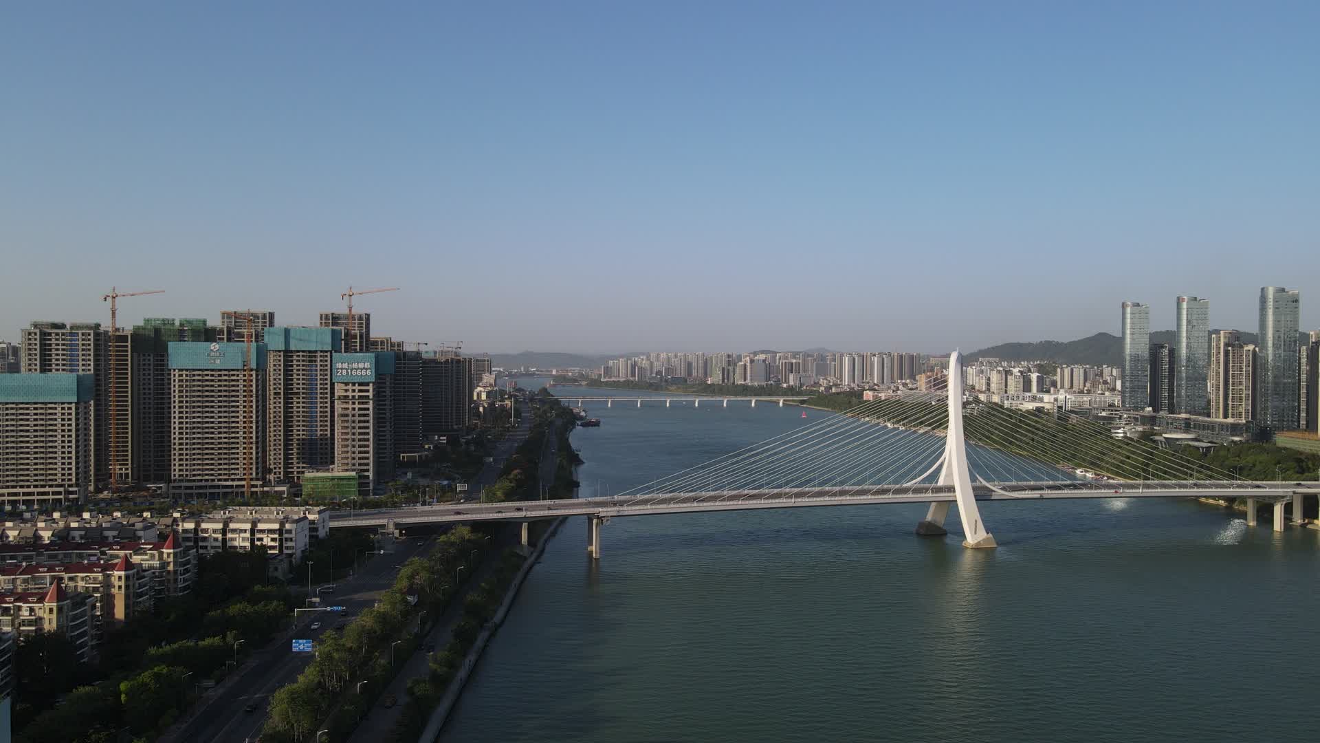航拍广西柳州柳江白沙大桥交通视频视频的预览图