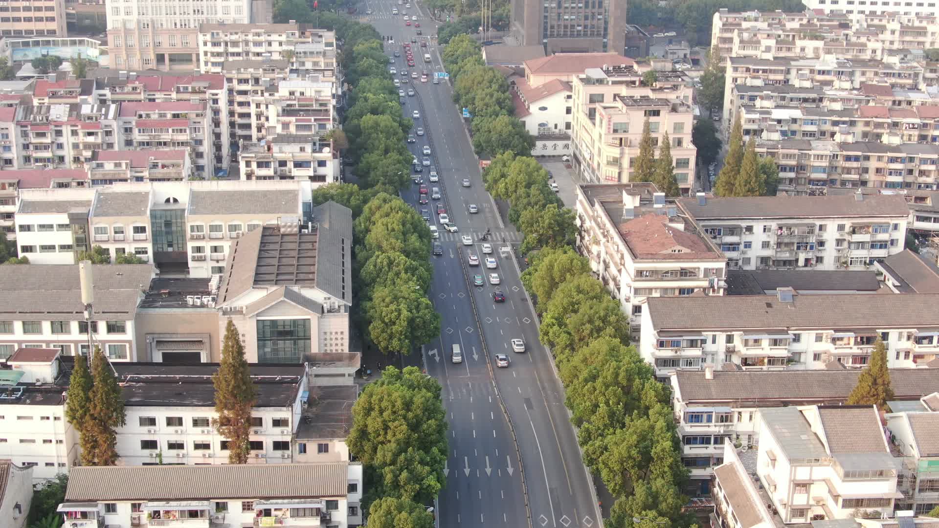 航拍浙江绍兴城市交通视频的预览图