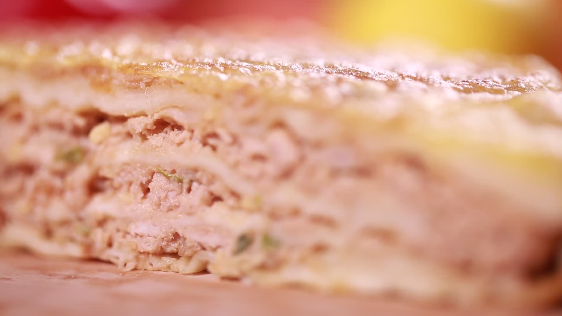 平底锅烙千层肉饼视频的预览图