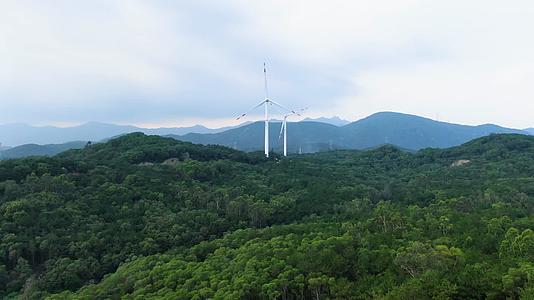 泉州惠安山顶风车航拍视频的预览图