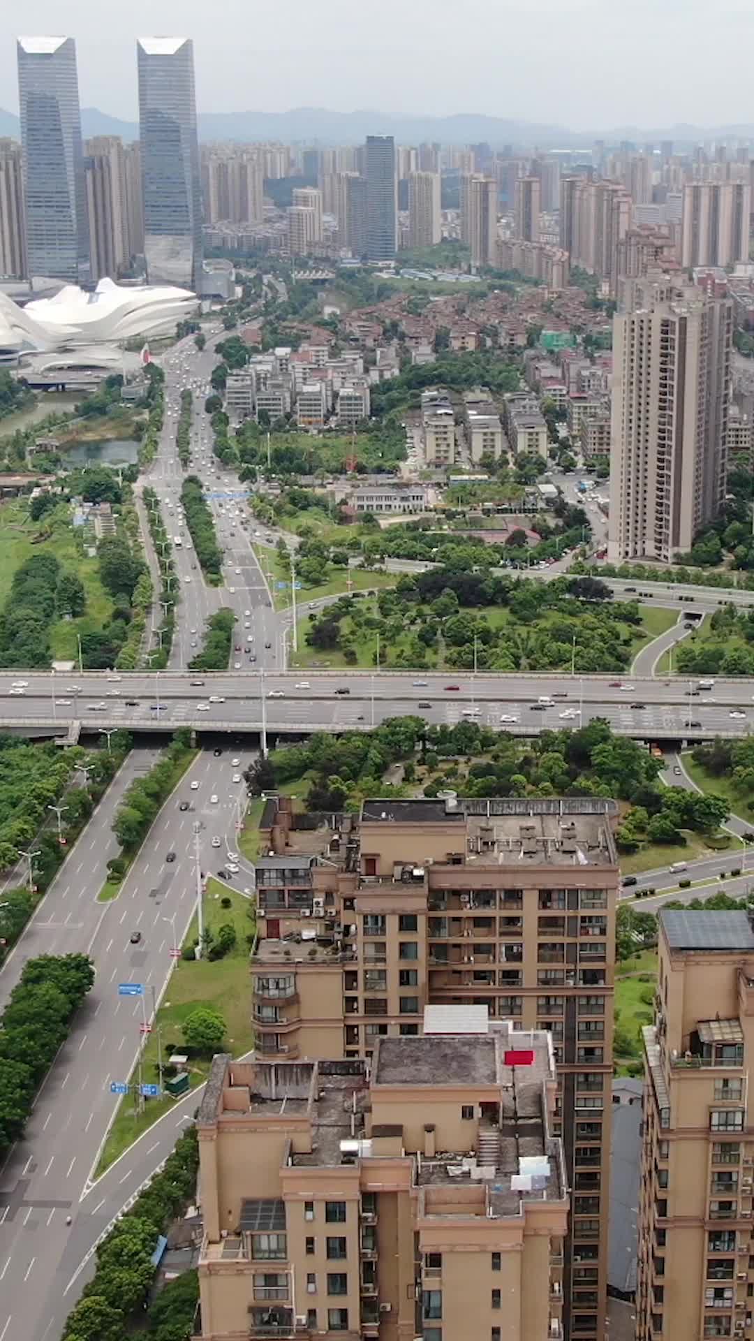 航拍湖南长沙城市交通视频的预览图