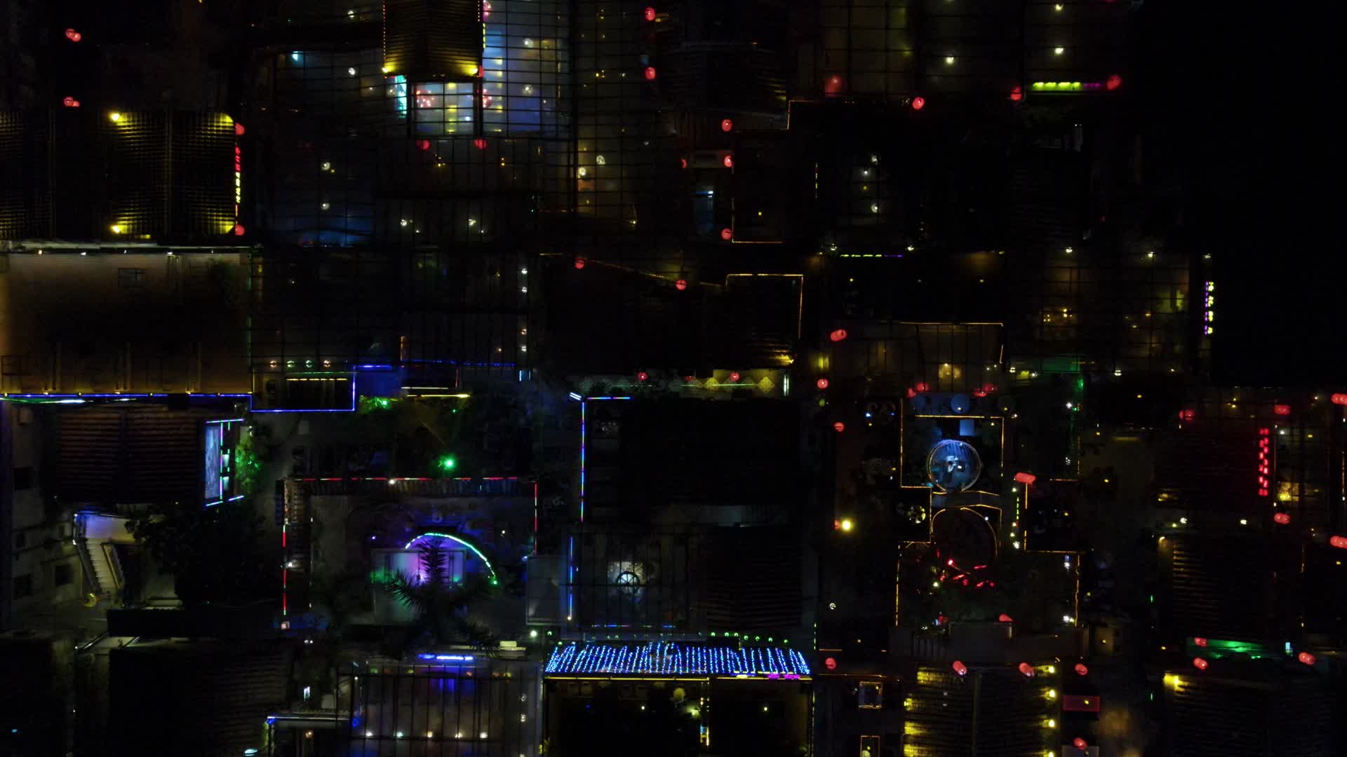 航拍广州仿古街夜景视频的预览图