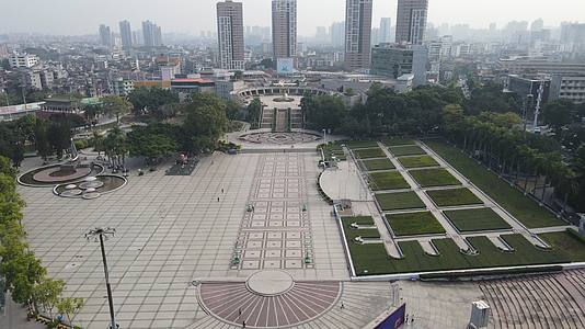 航拍广州东莞人民公园视频的预览图