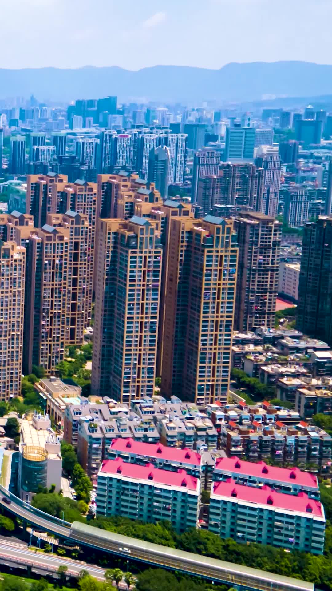 航拍福建福州闽江北岸建筑视频的预览图