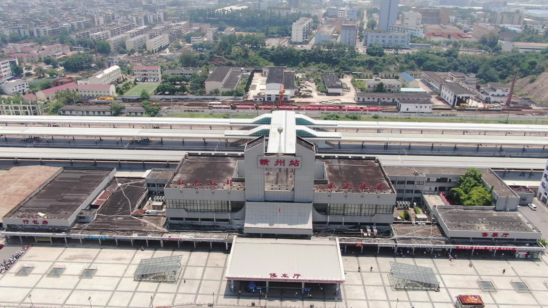 航拍江西赣州火车站视频的预览图