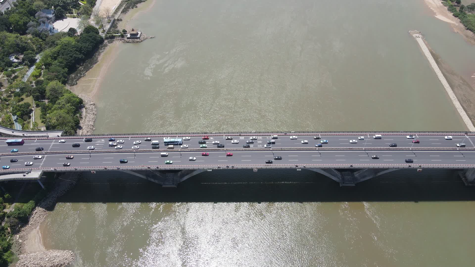 航拍福建福州闽江尤溪大桥视频的预览图