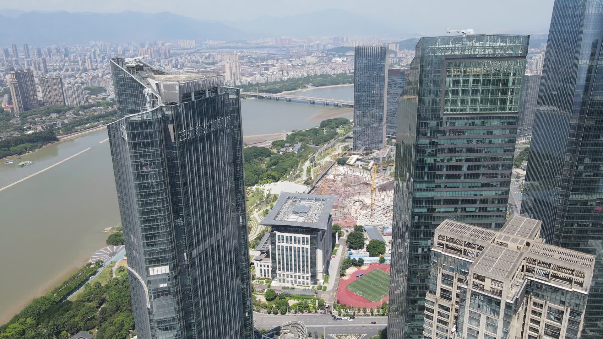 航拍福建闽江北岸中央商务区视频的预览图
