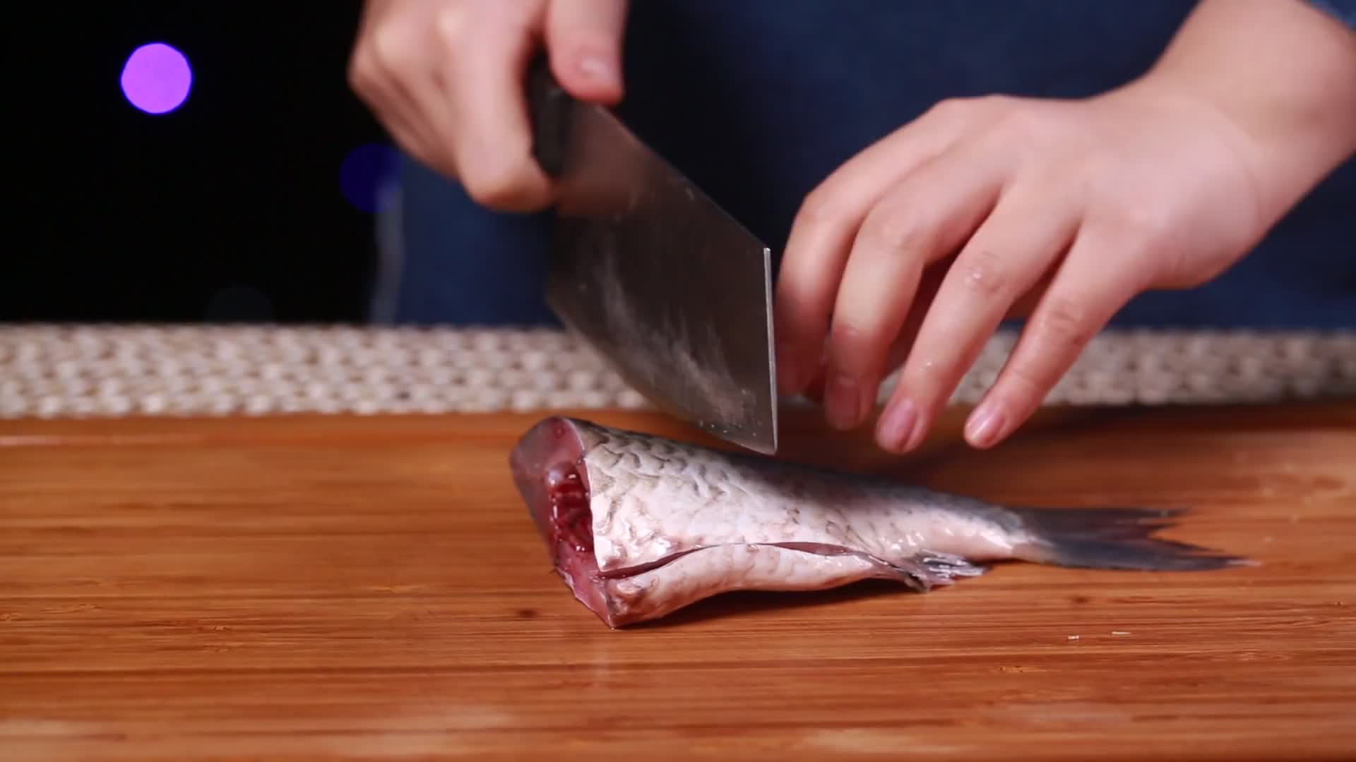 鱼肉切块视频的预览图