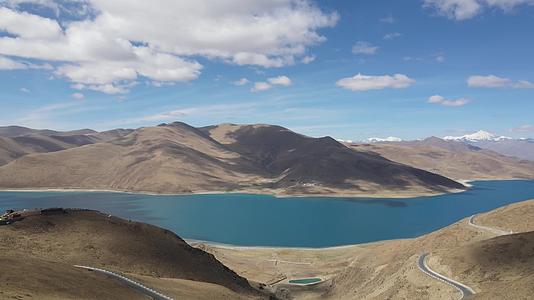 西藏羊卓雍措湖航拍视频的预览图