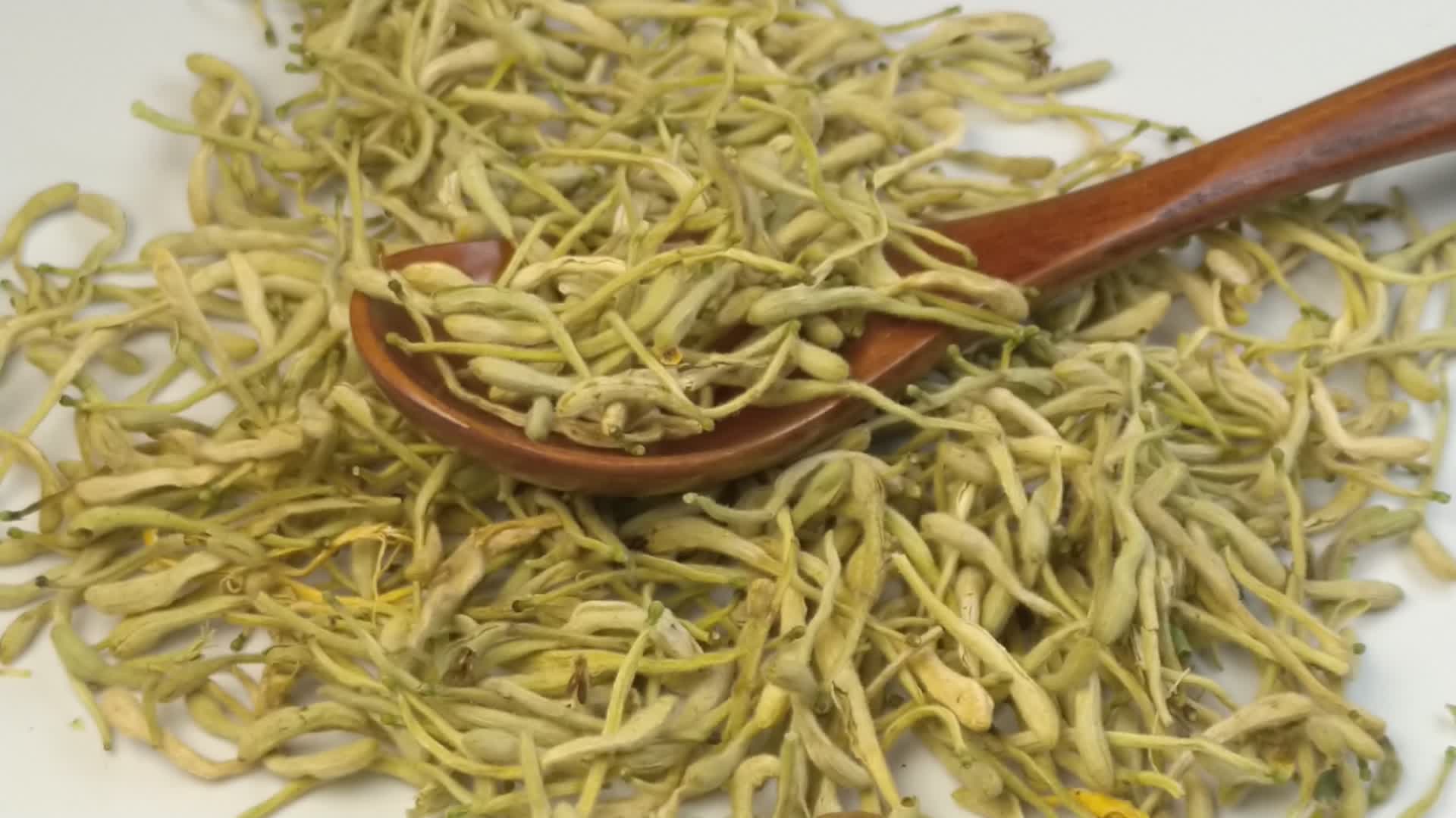 中药材植物金银花花茶视频的预览图