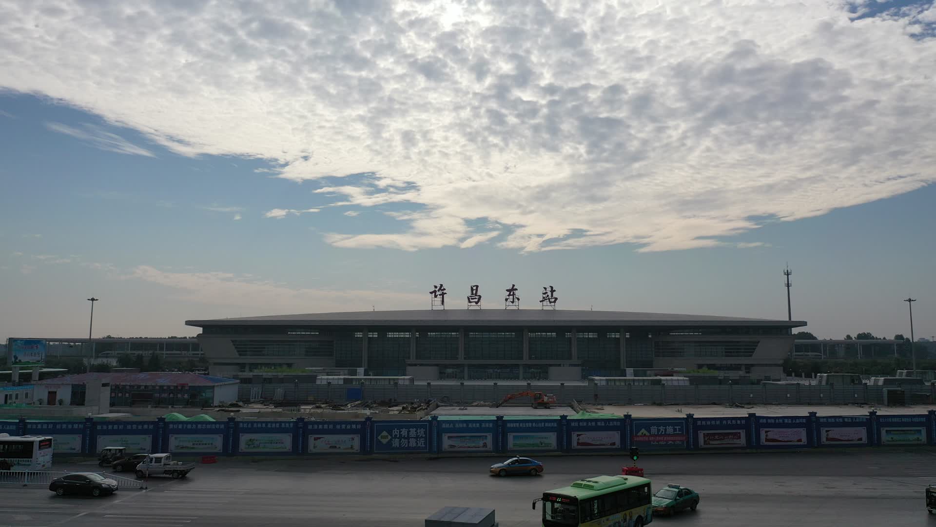 4k航拍许昌东站视频的预览图