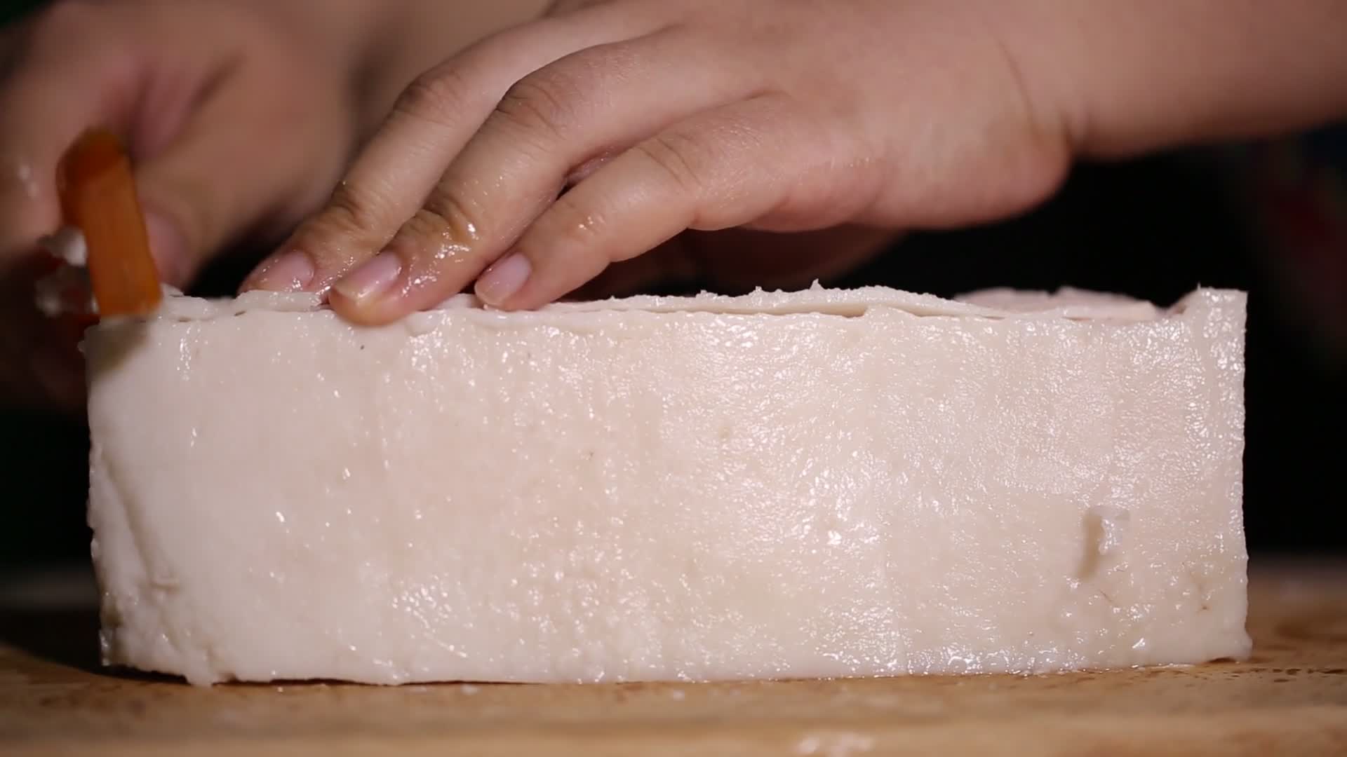 窍门削皮刀切晾衣白肉视频的预览图