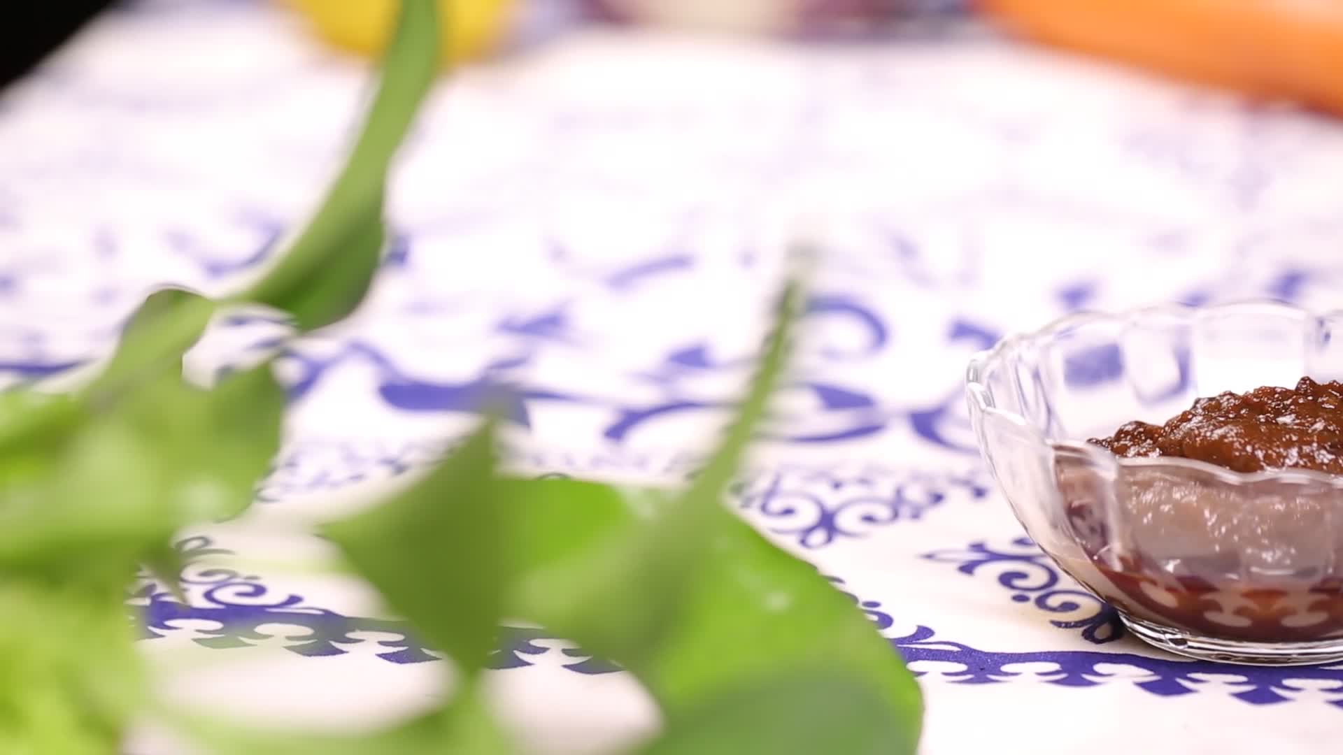 梅菜酸菜拌饭酱视频的预览图