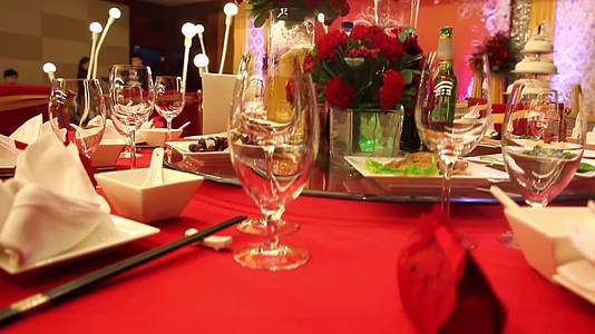 中式婚礼婚宴场地环境餐桌布置视频的预览图