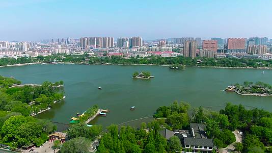 济南大明湖航拍视频的预览图