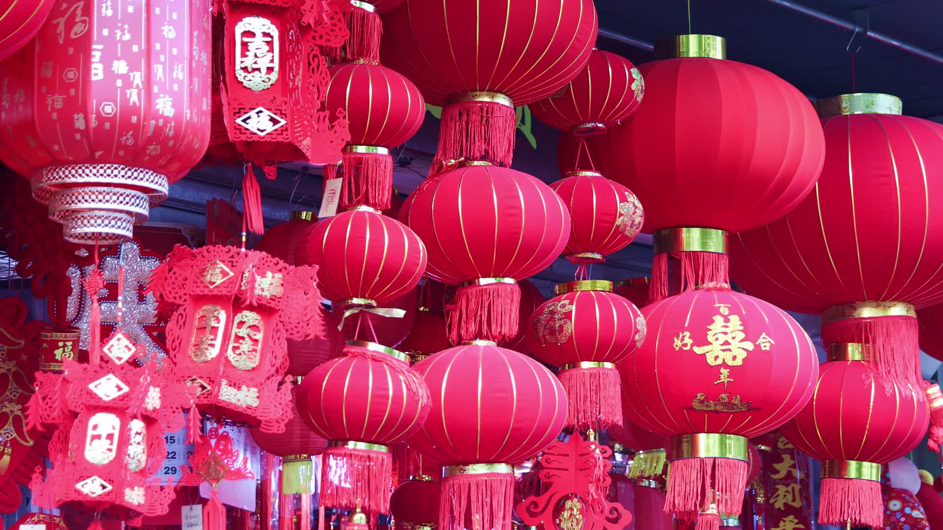 上海豫园商店展示的灯笼视频的预览图