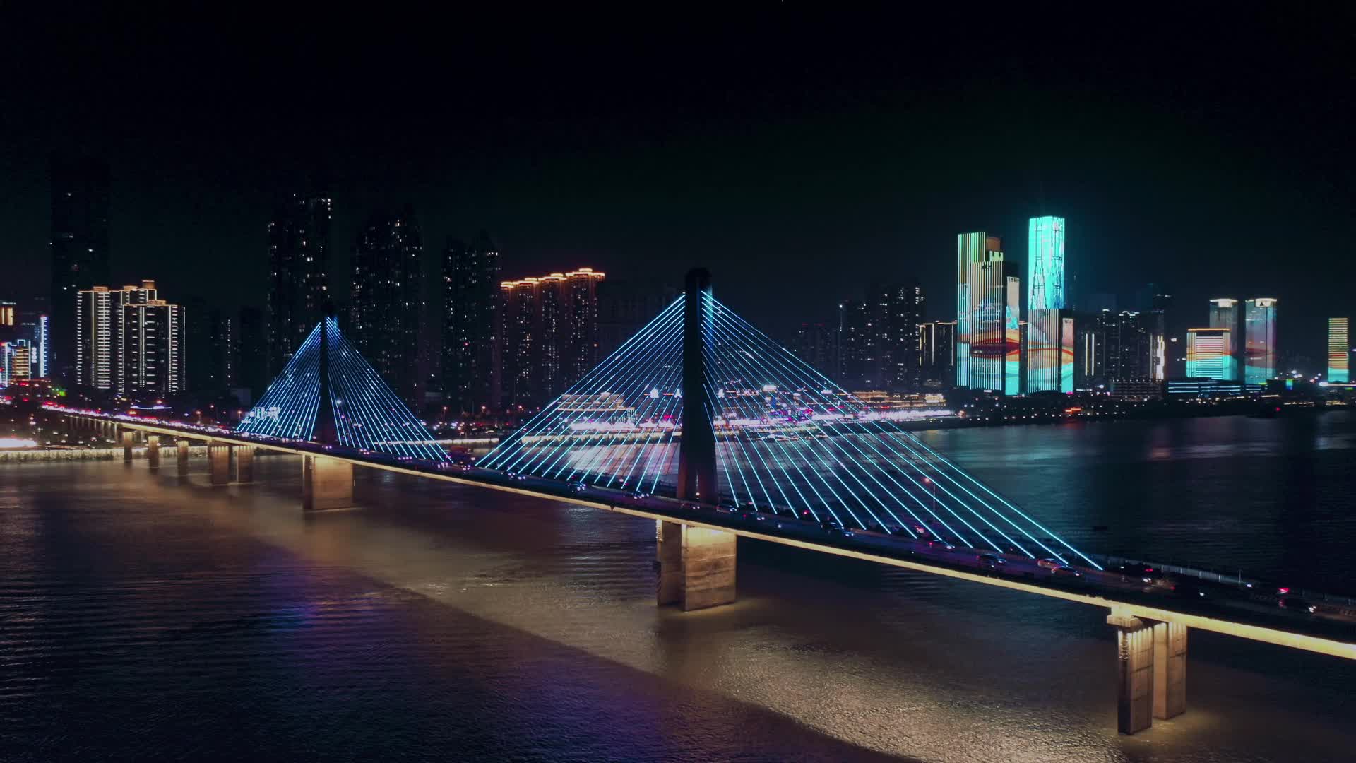 长沙湘江城市沿江航拍视频的预览图