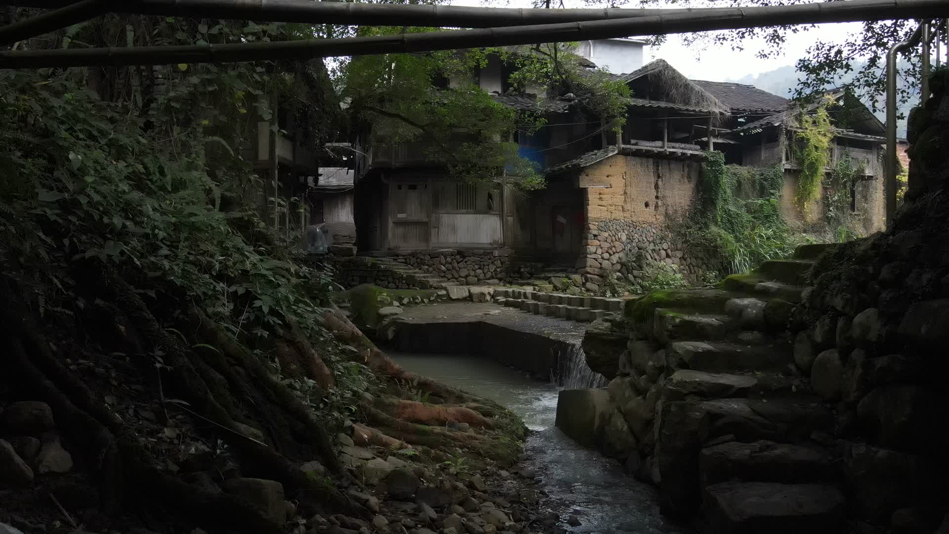 传统村落景观航拍视频的预览图