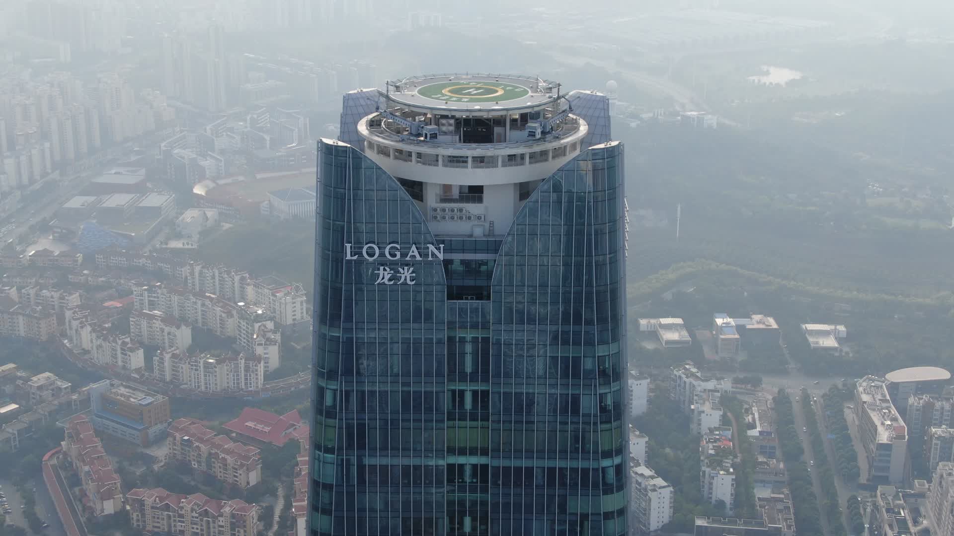 广西南宁城市商务建筑高楼大厦4K航拍视频视频的预览图