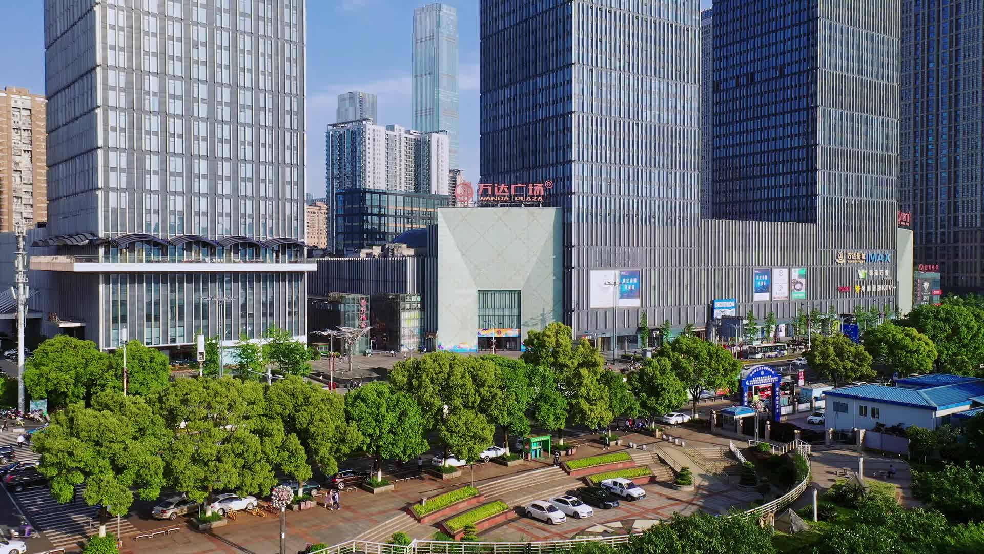 长沙湘江沿江地标万达广场视频的预览图