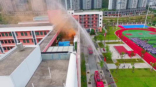 学校消防员救火演习演练视频的预览图