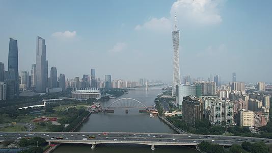 广州珠江上的海心桥航拍视频的预览图