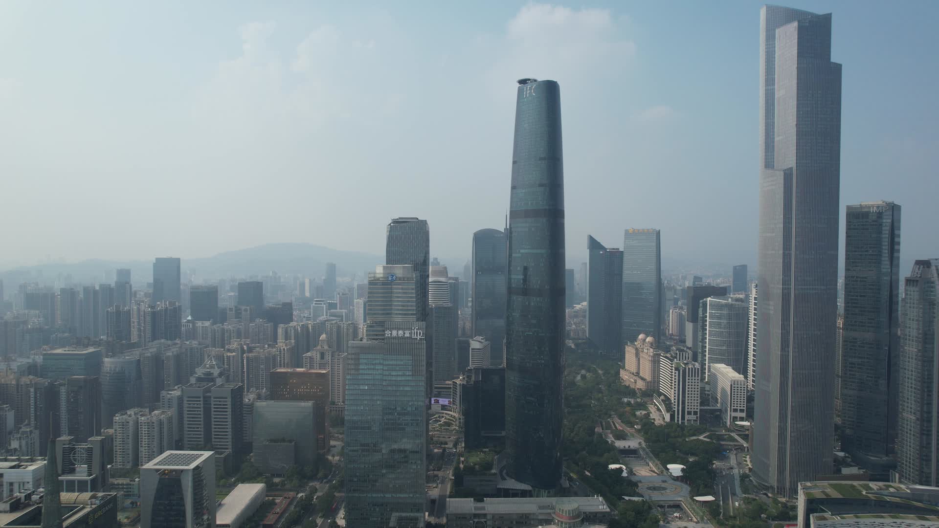 4K航拍广州珠江新城CBD城市建筑风光视频的预览图