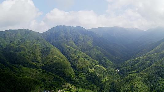 广东韶关始兴县森林自然风光航拍视频视频的预览图