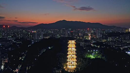 深圳龙华公园龙华塔夜景航拍实拍视频视频的预览图
