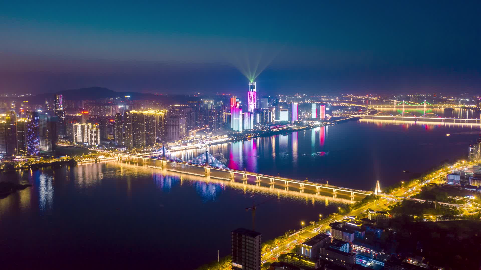 长沙湘江城市夜景航拍延时视频的预览图