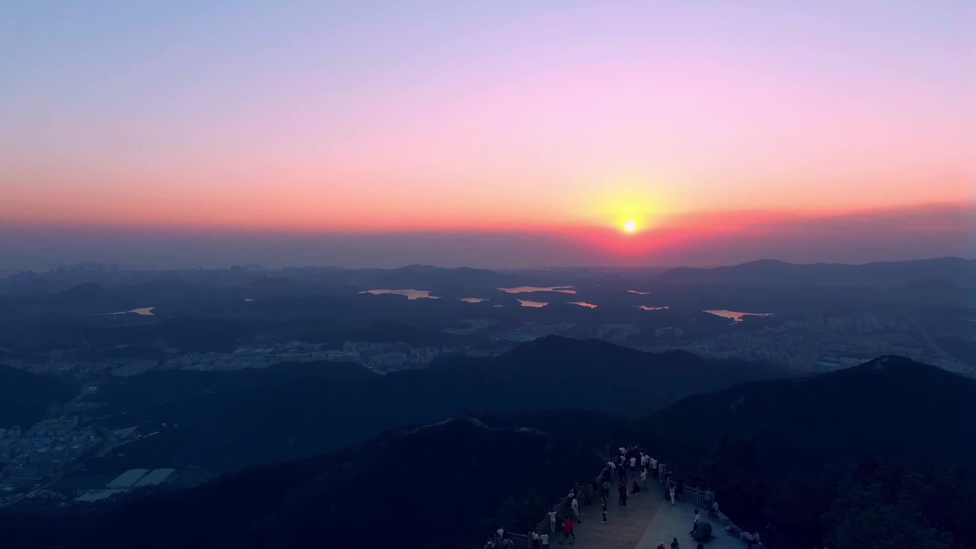 深圳羊台山顶自然风光航拍视频的预览图
