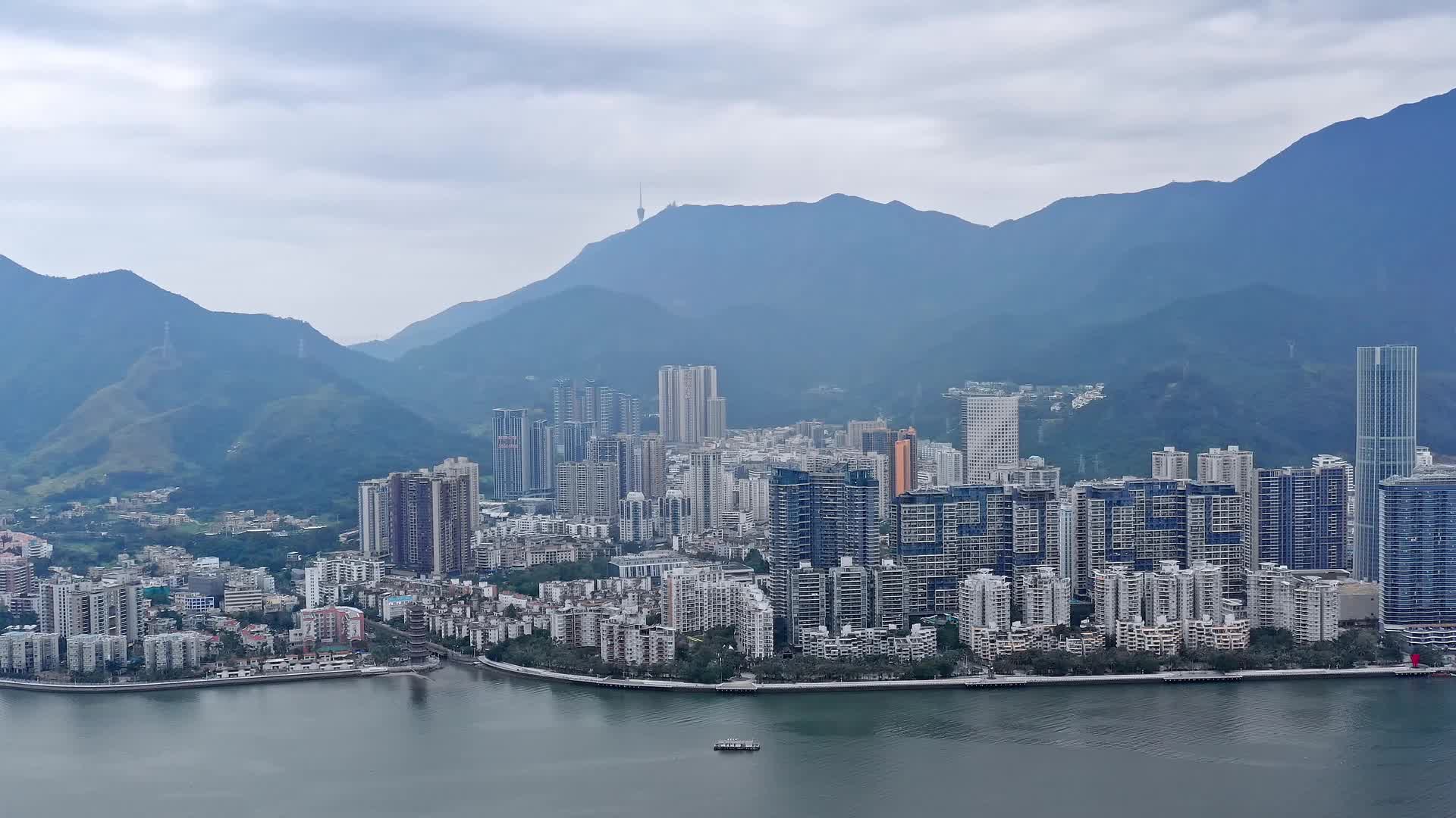 深圳香港盐田港口贸易港视频的预览图