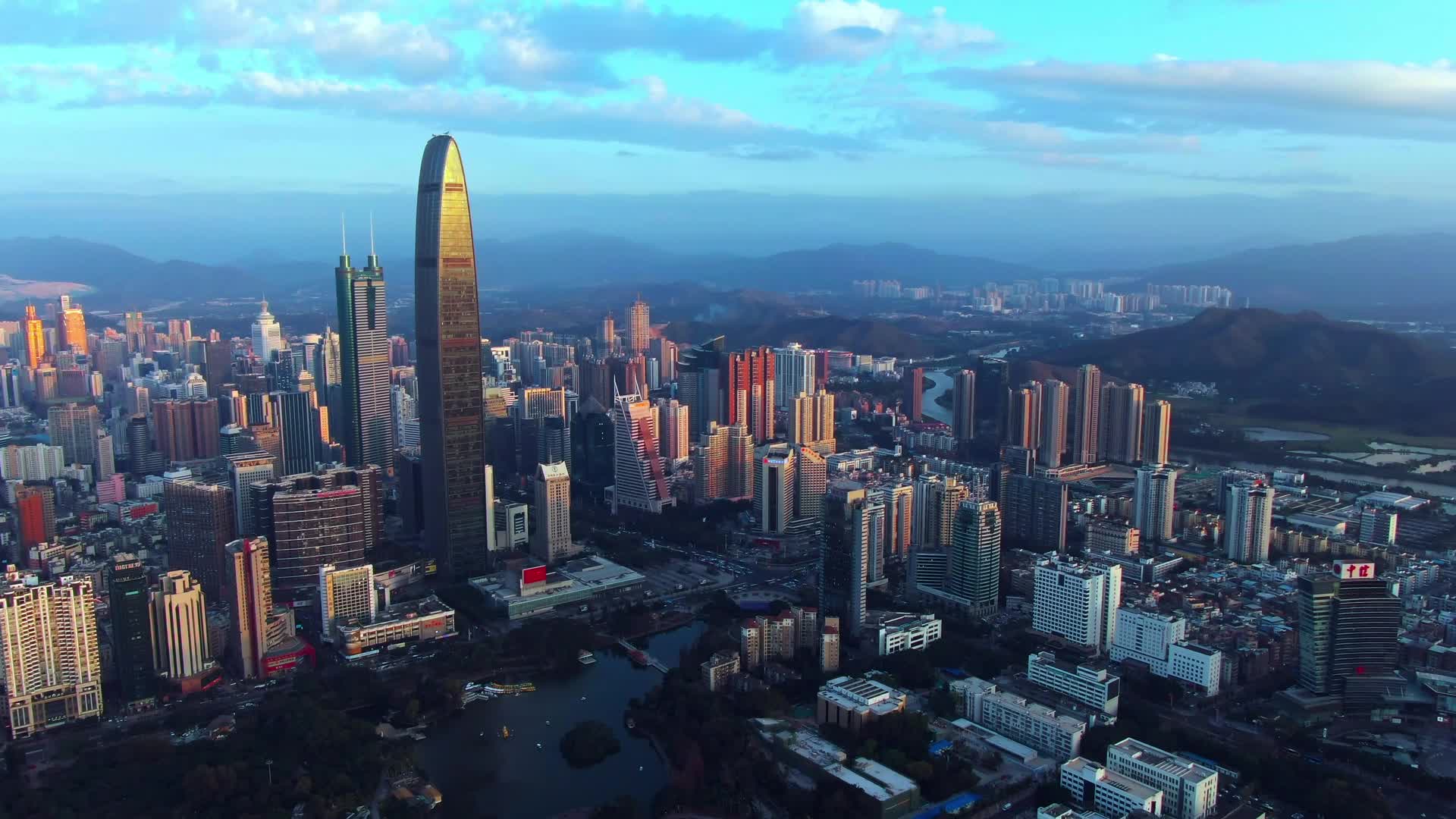 深圳罗湖京基一百地王大厦城市地标航拍视频的预览图
