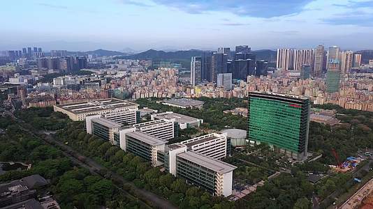 深圳坂田华为总部大楼城市航拍视频的预览图