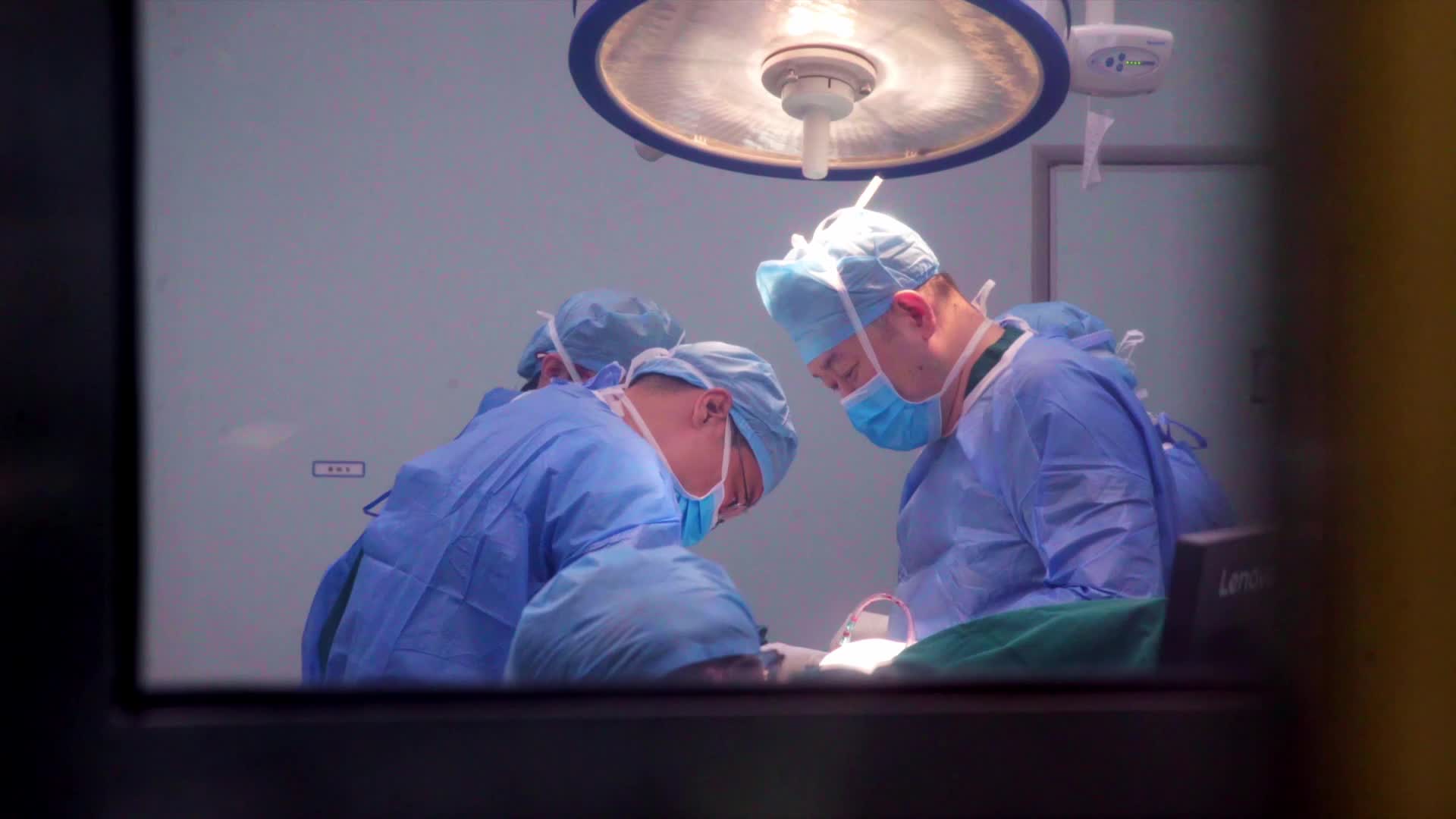 医生手术室视频视频的预览图