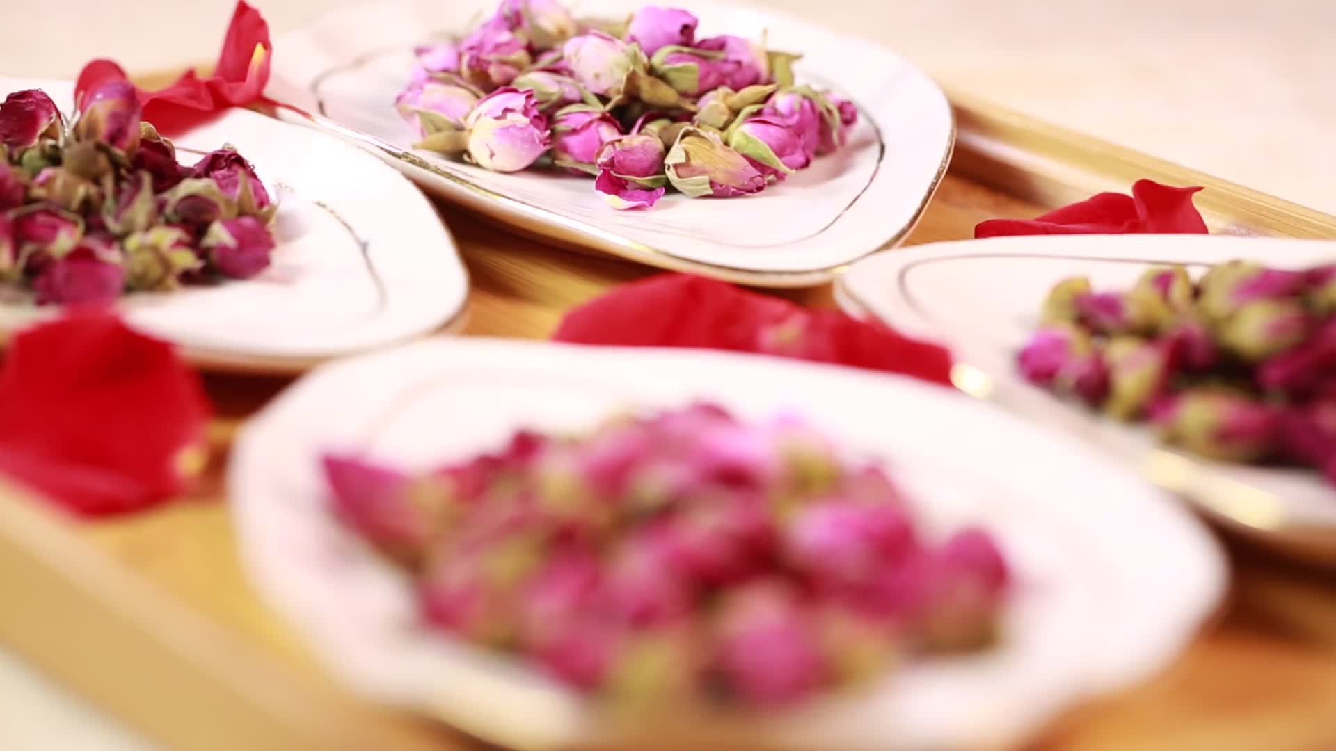 食用玫瑰花花草茶健康茶饮视频的预览图