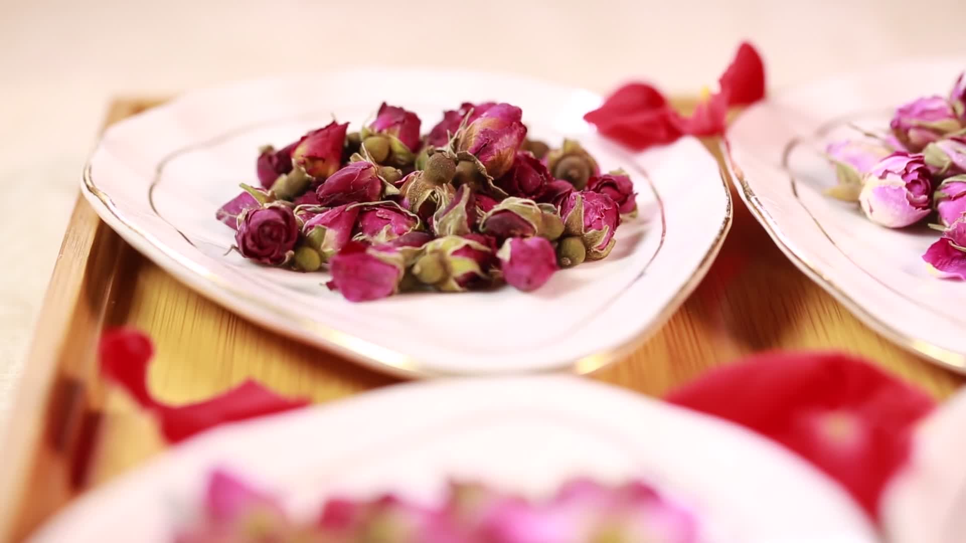 食用玫瑰花花草茶健康茶饮视频的预览图