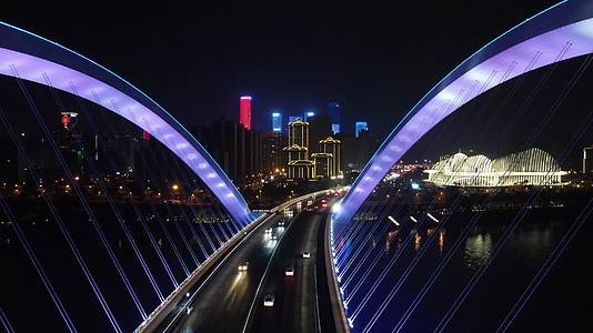 广西南宁大桥地标建筑夜景灯光航拍视频视频的预览图
