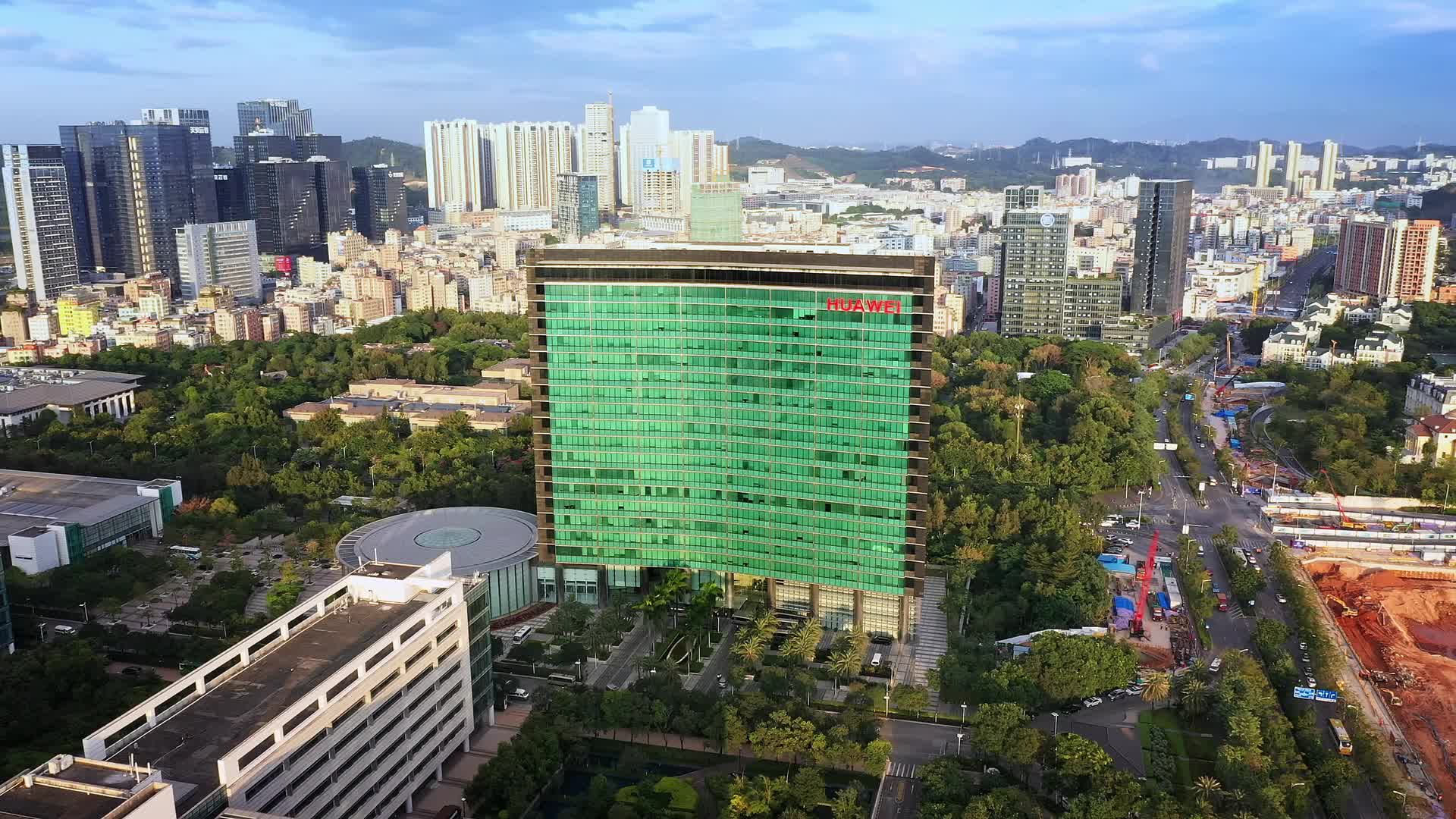 深圳华为总部航拍视频的预览图