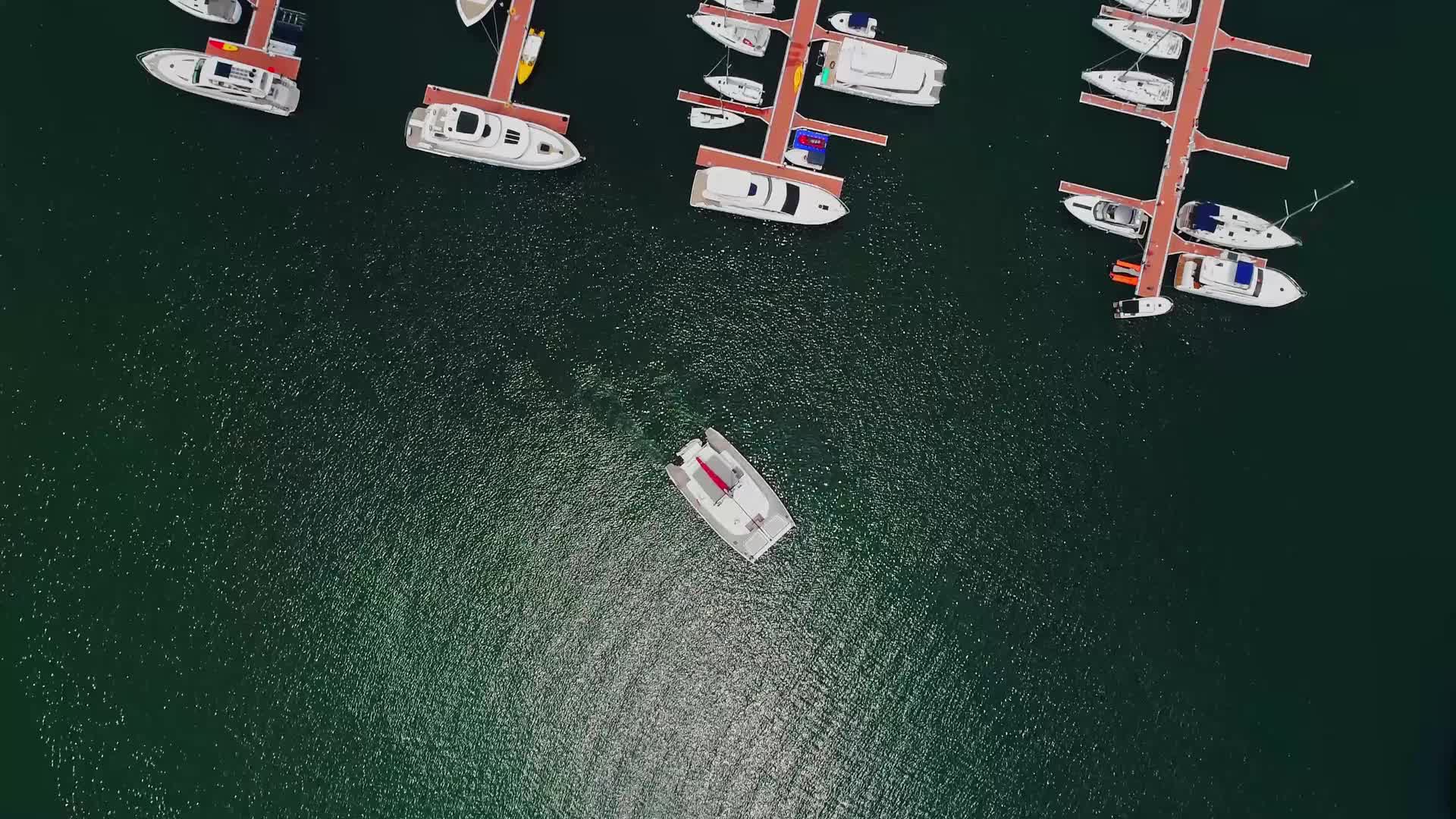 深圳大鹏七星湾游艇会航拍视频视频的预览图