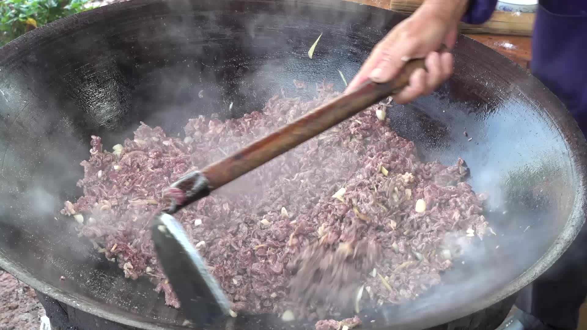 一大锅抄羊肉视频的预览图