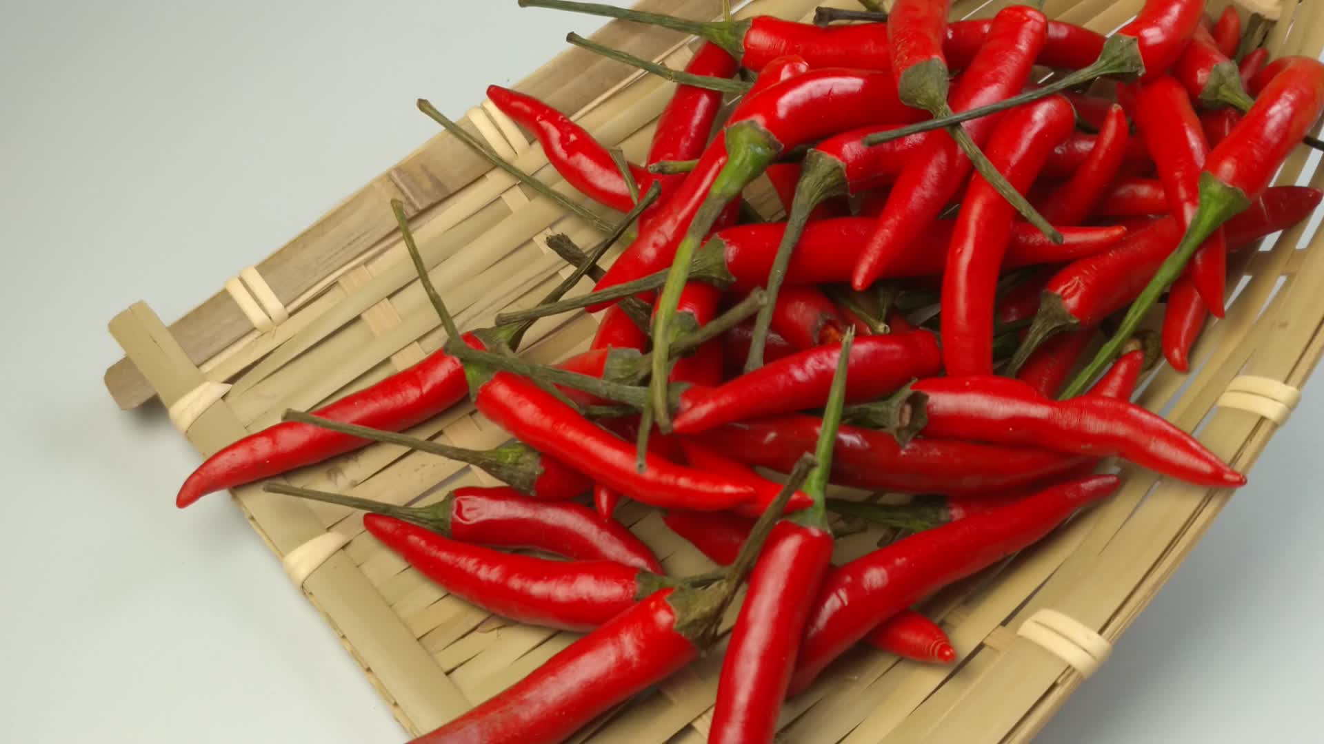 小红辣椒食材调味品视频的预览图