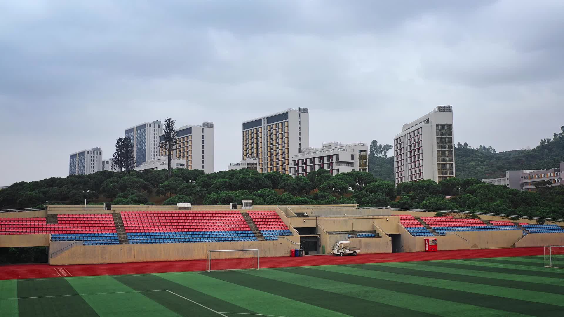 深圳南山区南方科技大学航拍实拍视频视频的预览图